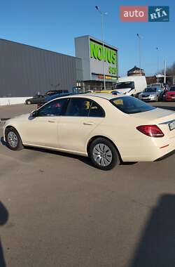 Седан Mercedes-Benz E-Class 2016 в 
