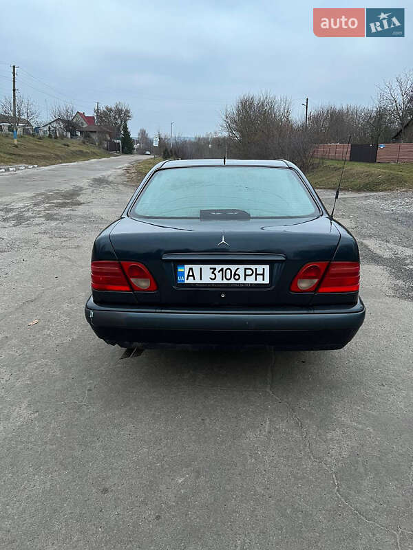 Седан Mercedes-Benz E-Class 1999 в Обухове