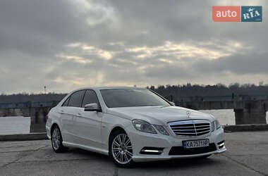 Седан Mercedes-Benz E-Class 2012 в Дніпрі