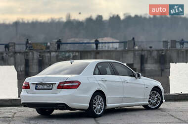 Седан Mercedes-Benz E-Class 2012 в Дніпрі