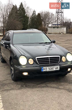 Седан Mercedes-Benz E-Class 2001 в Кривому Розі