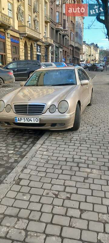 Седан Mercedes-Benz E-Class 2000 в Запоріжжі