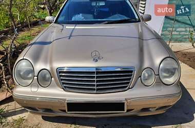 Седан Mercedes-Benz E-Class 2000 в 