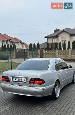 Седан Mercedes-Benz E-Class 2000 в Ровно