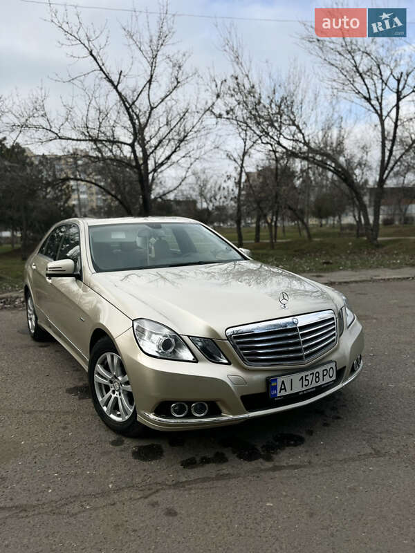 Седан Mercedes-Benz E-Class 2011 в Николаеве