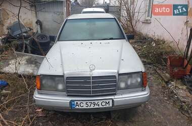 Седан Mercedes-Benz E-Class 1989 в Дубні