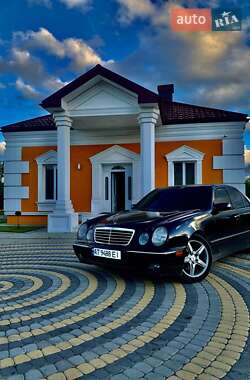 Седан Mercedes-Benz E-Class 2000 в Надвірній