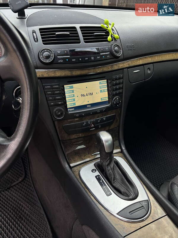 Седан Mercedes-Benz E-Class 2006 в Обухове
