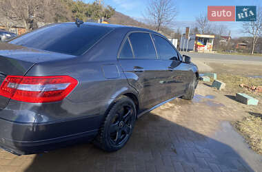 Седан Mercedes-Benz E-Class 2012 в 