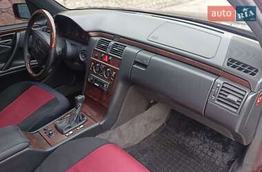 Седан Mercedes-Benz E-Class 1998 в Тернополе