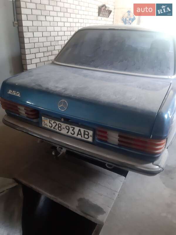 Седан Mercedes-Benz E-Class 1980 в Днепре