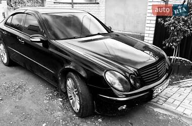 Седан Mercedes-Benz E-Class 2002 в Дніпрі