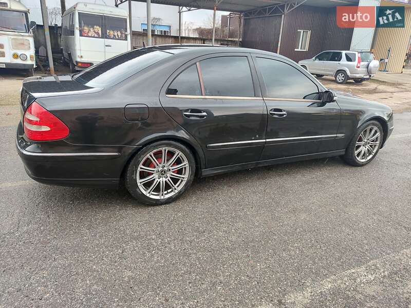 Седан Mercedes-Benz E-Class 2004 в Гайвороне