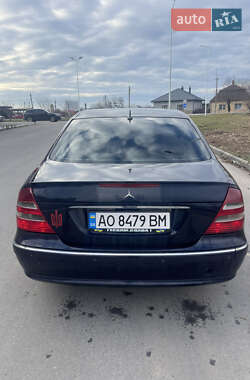 Седан Mercedes-Benz E-Class 2004 в Ужгороді