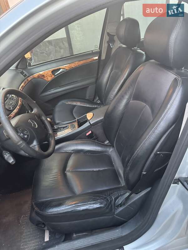 Седан Mercedes-Benz E-Class 2005 в Вишкові