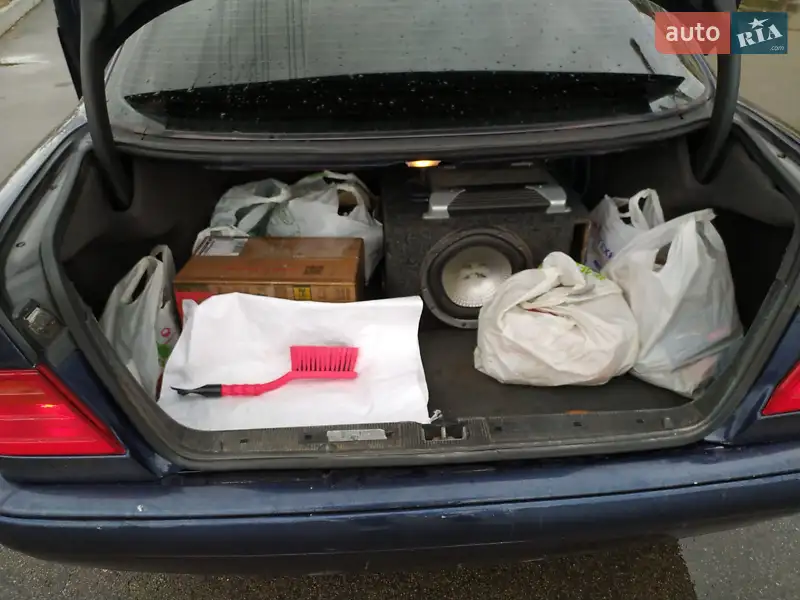 Седан Mercedes-Benz E-Class 1998 в 