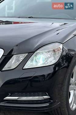 Седан Mercedes-Benz E-Class 2011 в 