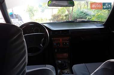 Седан Mercedes-Benz E-Class 1994 в Ивано-Франковске