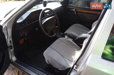 Седан Mercedes-Benz E-Class 1994 в Ивано-Франковске