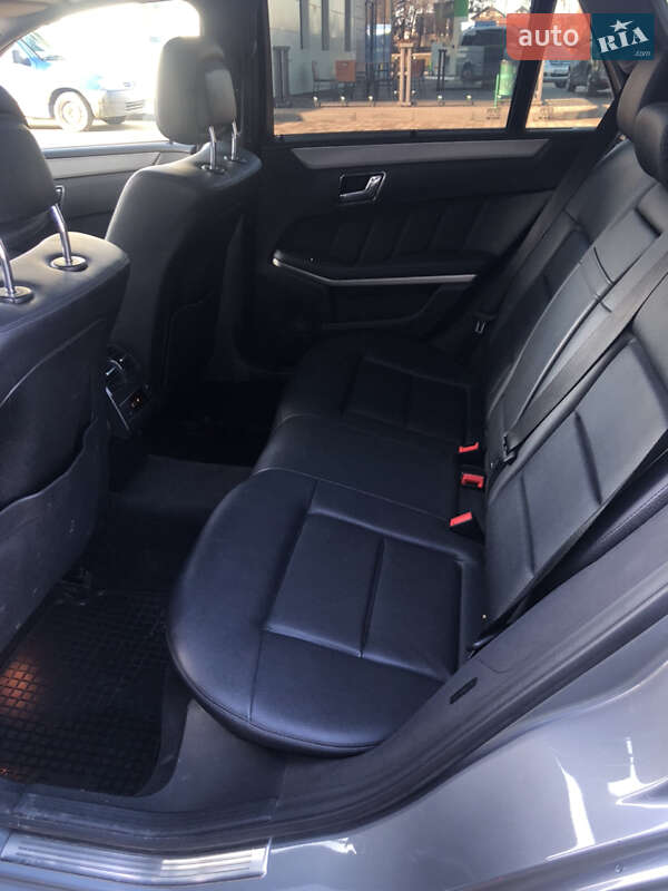 Універсал Mercedes-Benz E-Class 2010 в Сторожинці