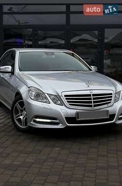 Седан Mercedes-Benz E-Class 2011 в Іршаві