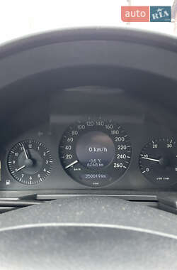 Седан Mercedes-Benz E-Class 2005 в 