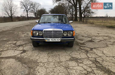 Седан Mercedes-Benz E-Class 1982 в Вашковцах