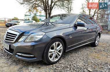 Седан Mercedes-Benz E-Class 2011 в Вараші