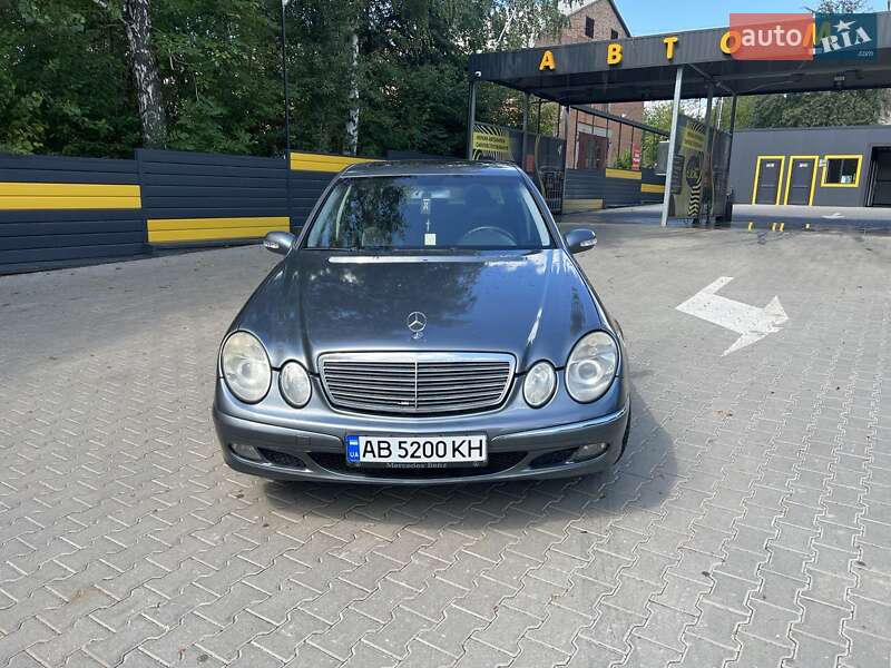 Седан Mercedes-Benz E-Class 2004 в Виннице