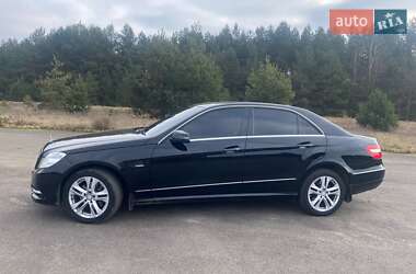 Седан Mercedes-Benz E-Class 2011 в Ратному