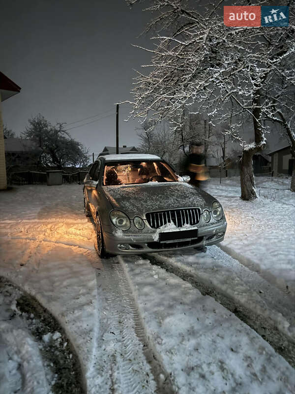 Седан Mercedes-Benz E-Class 2004 в Яремчі