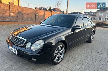 Седан Mercedes-Benz E-Class 2002 в Рівному