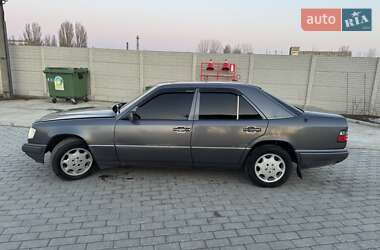 Седан Mercedes-Benz E-Class 1993 в Одессе