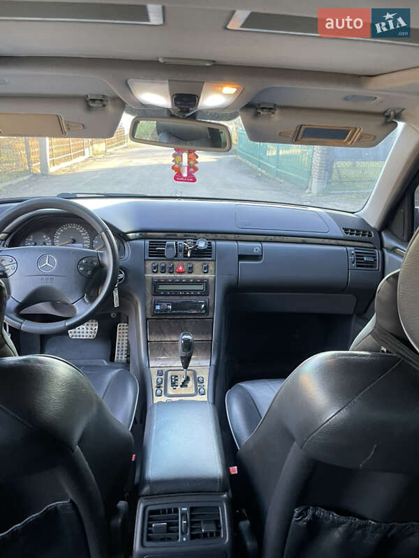 Седан Mercedes-Benz E-Class 2001 в Сокалі