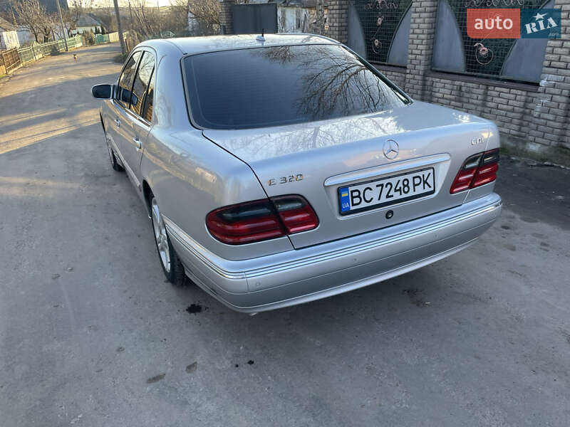 Седан Mercedes-Benz E-Class 2001 в Сокалі