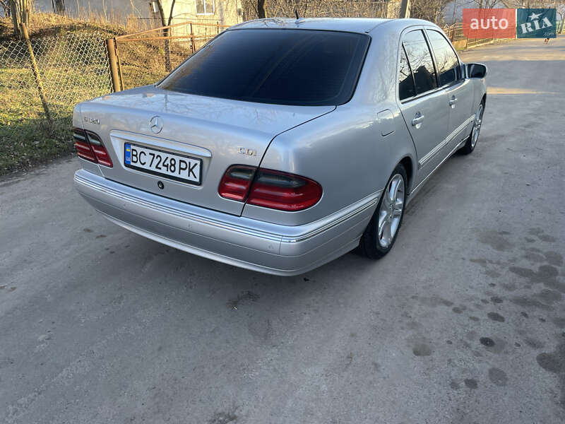 Седан Mercedes-Benz E-Class 2001 в Сокалі