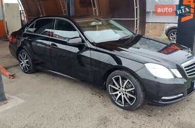 Седан Mercedes-Benz E-Class 2012 в Києві