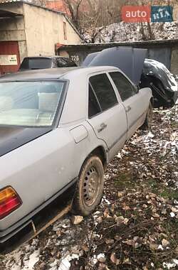 Седан Mercedes-Benz E-Class 1988 в Кропивницькому
