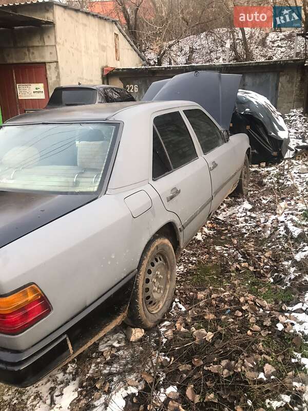 Седан Mercedes-Benz E-Class 1988 в Кропивницком