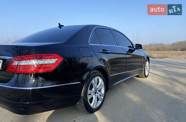Седан Mercedes-Benz E-Class 2011 в 