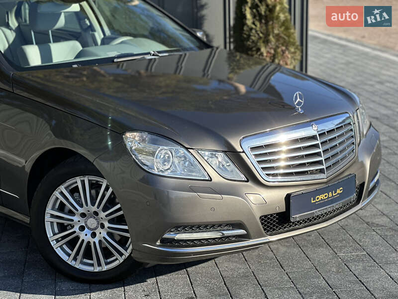Седан Mercedes-Benz E-Class 2012 в Рівному