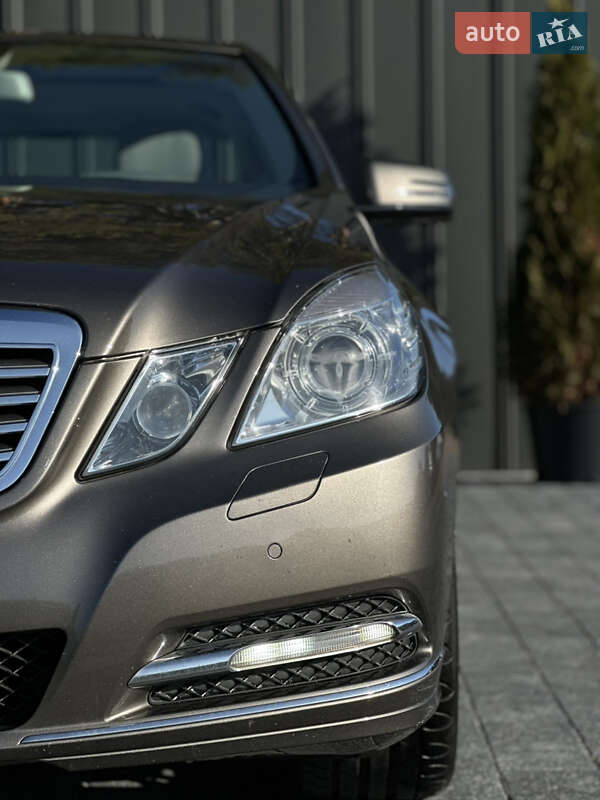 Седан Mercedes-Benz E-Class 2012 в Рівному