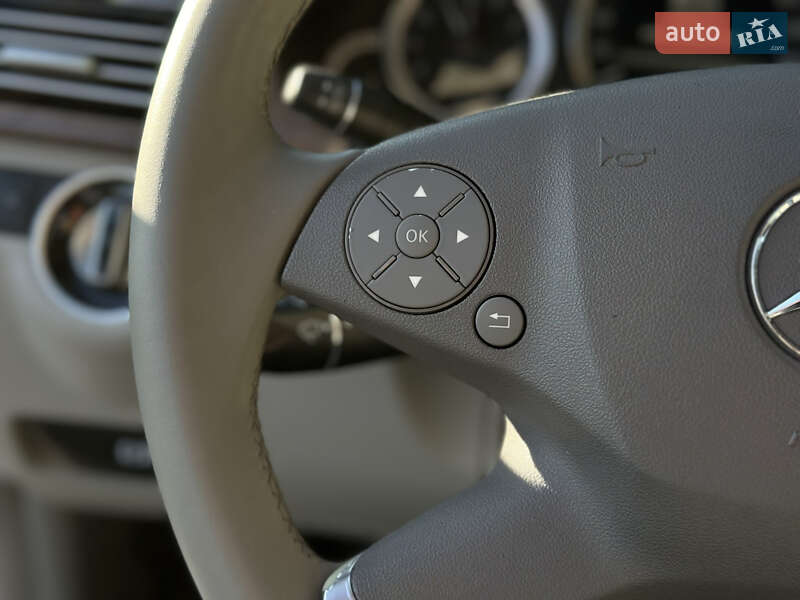 Седан Mercedes-Benz E-Class 2012 в Рівному