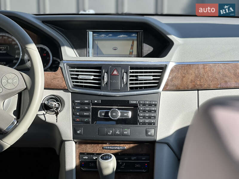 Седан Mercedes-Benz E-Class 2012 в Рівному