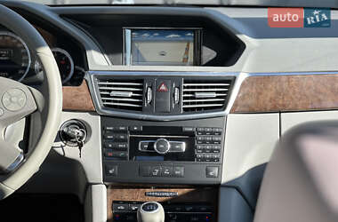 Седан Mercedes-Benz E-Class 2012 в 