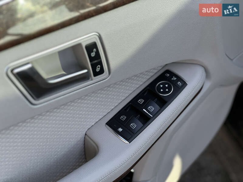 Седан Mercedes-Benz E-Class 2012 в Рівному