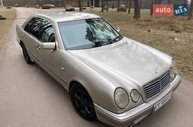 Седан Mercedes-Benz E-Class 1997 в Радомишлі