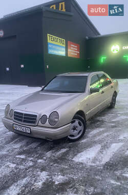 Седан Mercedes-Benz E-Class 1997 в Запорожье