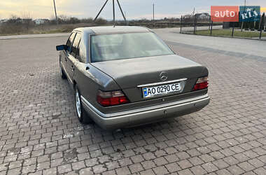 Седан Mercedes-Benz E-Class 1994 в 