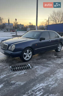 Седан Mercedes-Benz E-Class 1998 в Черкассах